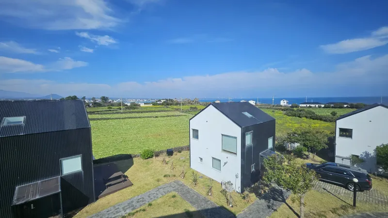[Gujwa, Jeju] A detached house with a beautiful view of the sea, stone walls, and fields, 30 seconds from the entrance to the complex. 14