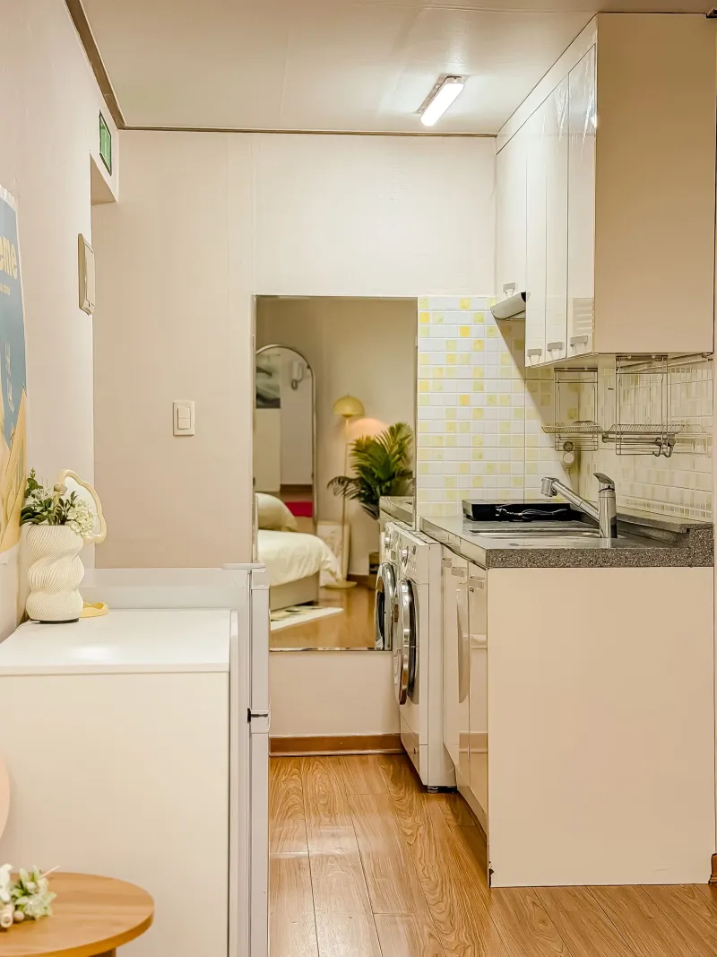 [Mapo, Seoul] Short-term rental accommodation right in front of Hongdae, fully furnished, 34 pyeong 7
