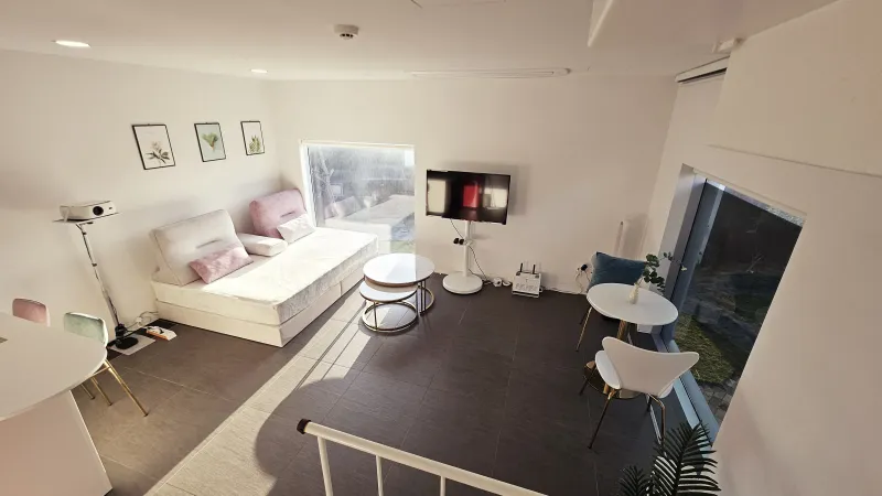 [Gujwa, Jeju] A detached house with a beautiful view of the sea, stone walls, and fields, 30 seconds from the entrance to the complex. 37