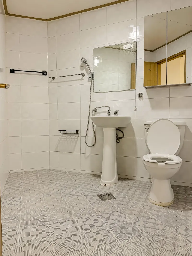 [Mapo, Seoul] Short-term rental accommodation right in front of Hongdae, fully furnished, 34 pyeong 17