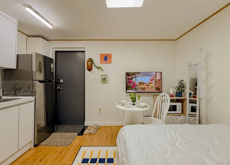 [Mapo, Seoul] Hongik University Station, Yeonnam-dong Hotspot Fully Furnished Studio for 2 People Safe & Comfortable 16