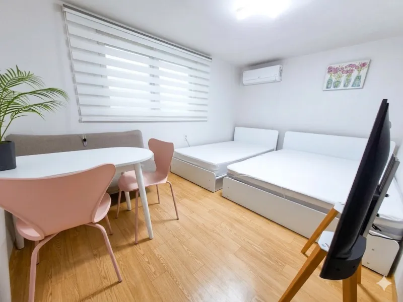 [Dongdaemun, Seoul] Free Cleaning Fee / Quiet 2-Room 4