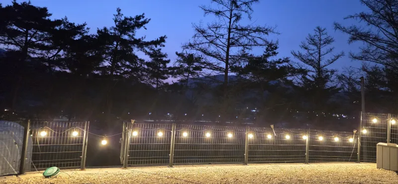 [경기 가평] 소나무캠핑장을 품은 미니미2층집 22