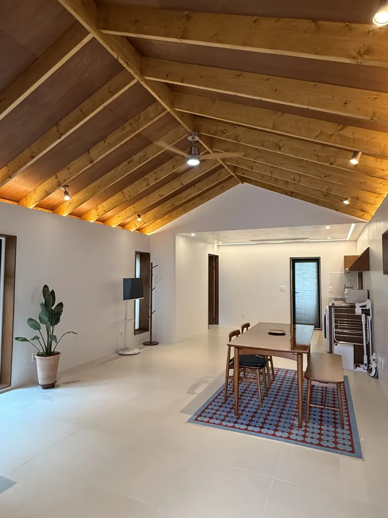 [Seogwi-dong, Seogwipo] Detached house with a volcanic scoria yard near downtown Lee Jung-seop Street 18