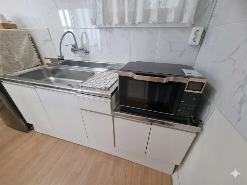 [Yeongdo, Busan] Yeongdo, Busan. Bus stop in front of the house. Famous restaurants. Convenience store, cafe, and chicken restaurant. Public parking lot 50m away. 7