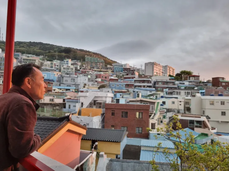 [Yeongdo, Busan] Yeongdo, Busan. Bus stop in front of the house. Famous restaurants. Convenience store, cafe, and chicken restaurant. Public parking lot 50m away. 30