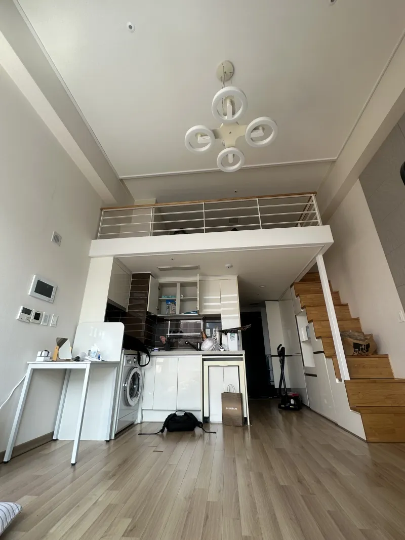 [Jung-gu, Daegu] High-rise duplex studio with city view directly connected to Banwoldang Station 15
