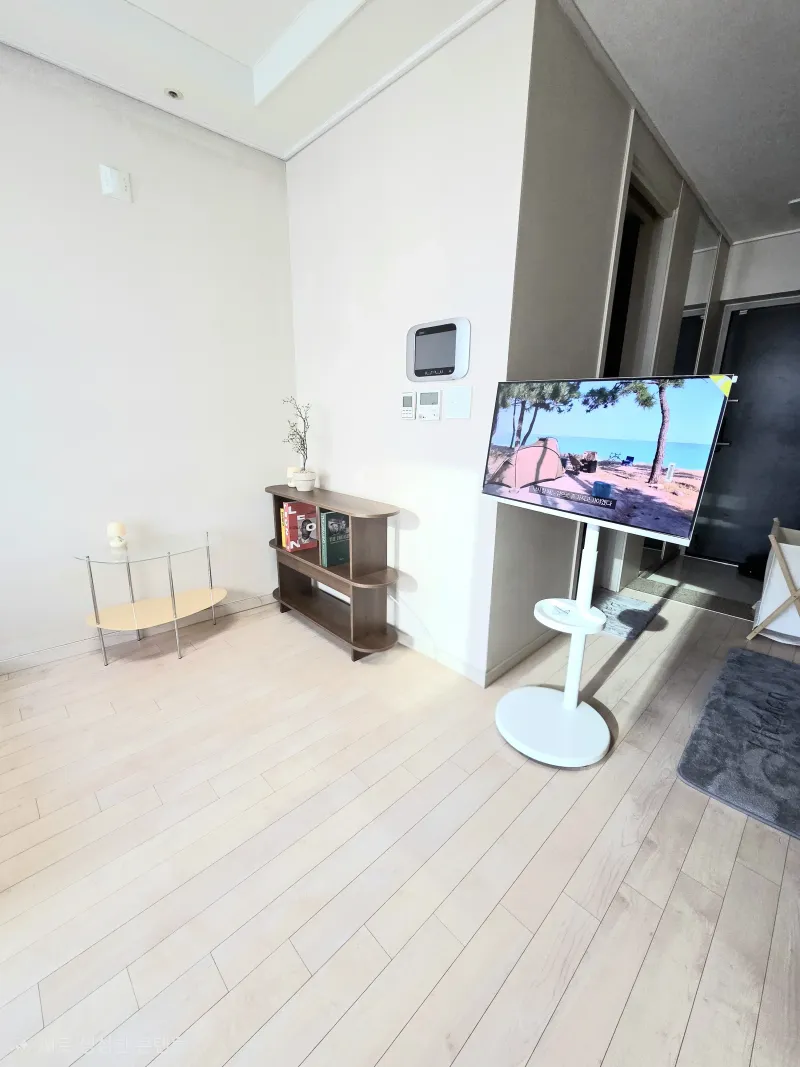 [Seocho, Seoul] Fully Furnished Officetel 8