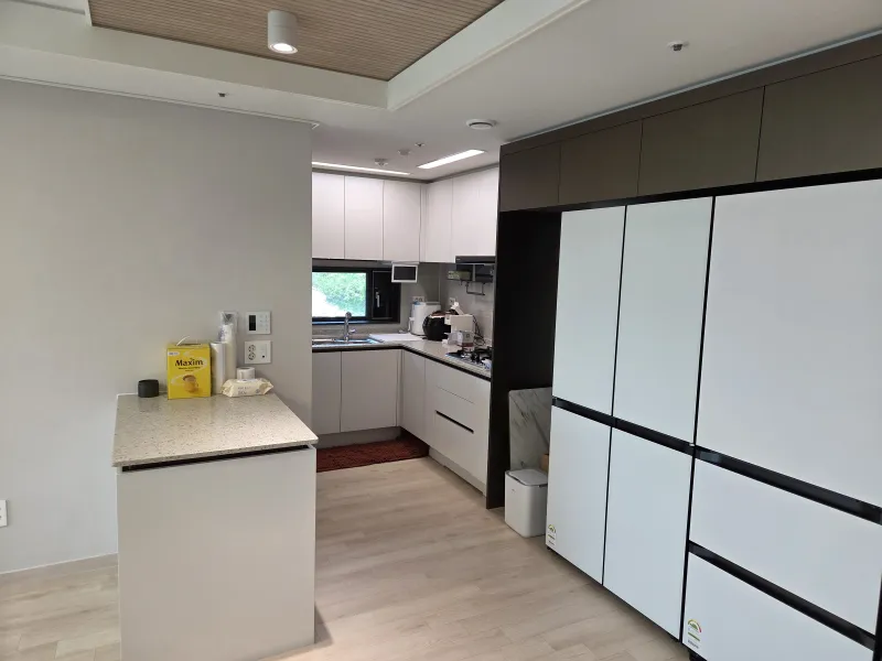 [Nam-gu, Busan] North Port View Three-Room Premium Apartment 13