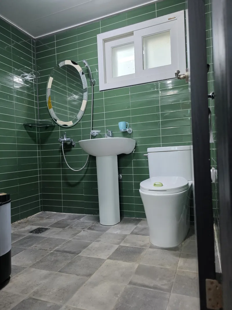 [Gujwa, Jeju] 30% Off October-November Ocean View Beachfront 2nd Floor Duplex Studio 201. 7