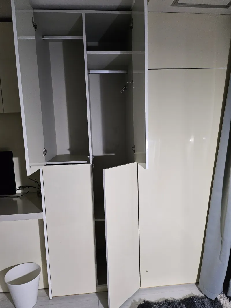 [Gangnam, Seoul] 30-second walk from Eonju Station, prime location, brand-name apartment, fully furnished and furnished 12