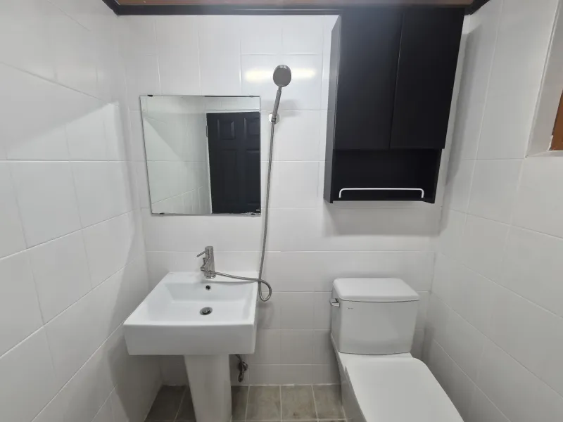 [Seodaemun, Seoul] Black & White Stylish Accommodation, 1-Minute Walk from Sinchon Station 3