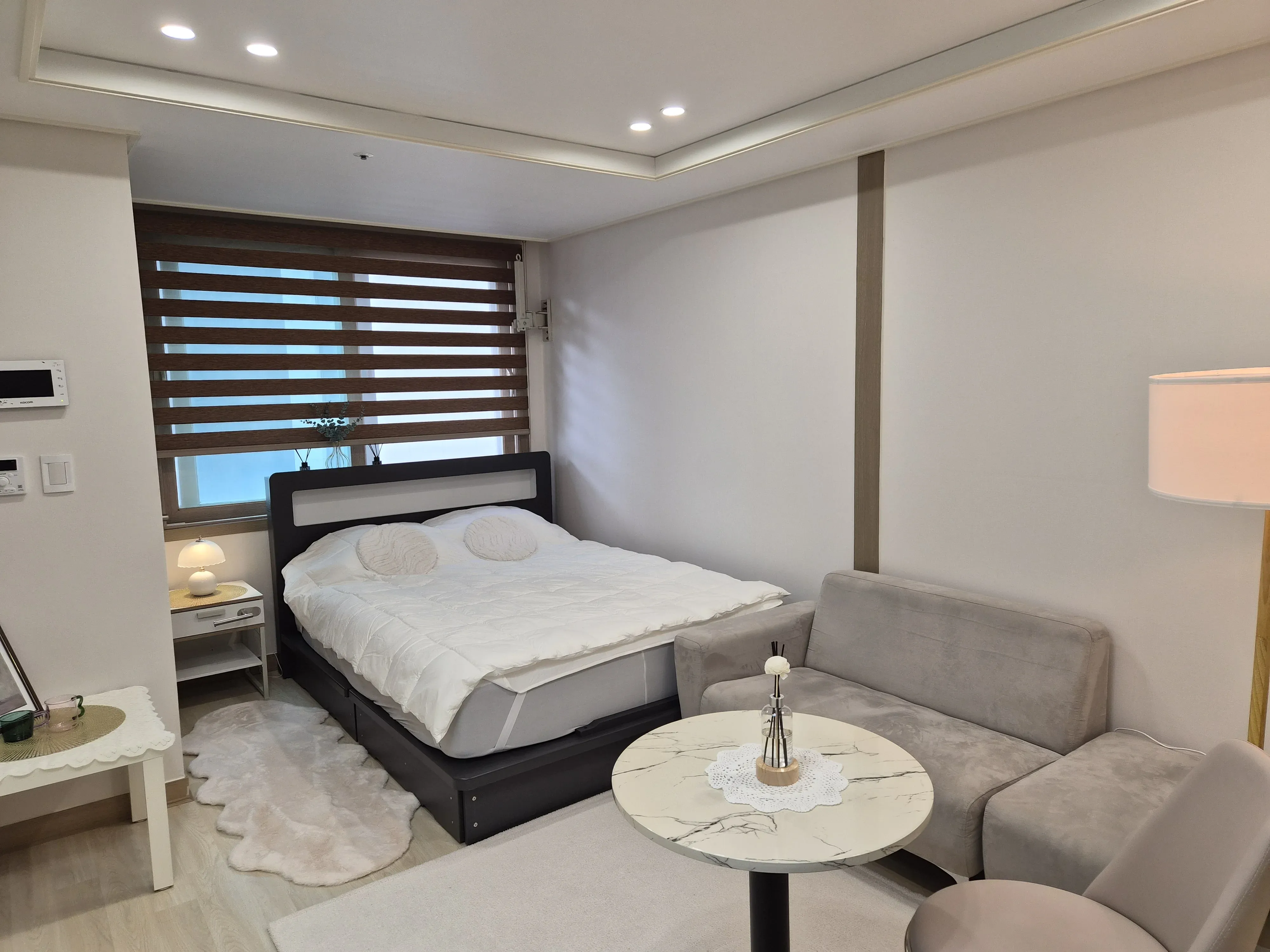 Ssangam-dong One-Bedroom Apartment