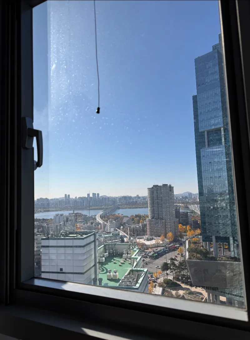 [Mapo, Seoul] 10 seconds from Hongdae/Hapjeong Station, Han River view, prime location 5
