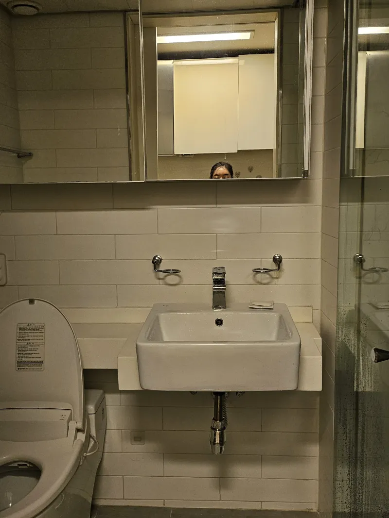 [Gangnam, Seoul] 30-second walk from Eonju Station, prime location, brand-name apartment, fully furnished and furnished 8