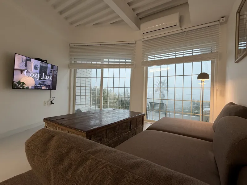 [Saekdal-dong, Seogwipo] South-facing floor-to-ceiling windows with ocean view, convenient location for travel, 2-room unit on the 3rd floor of Building A 24