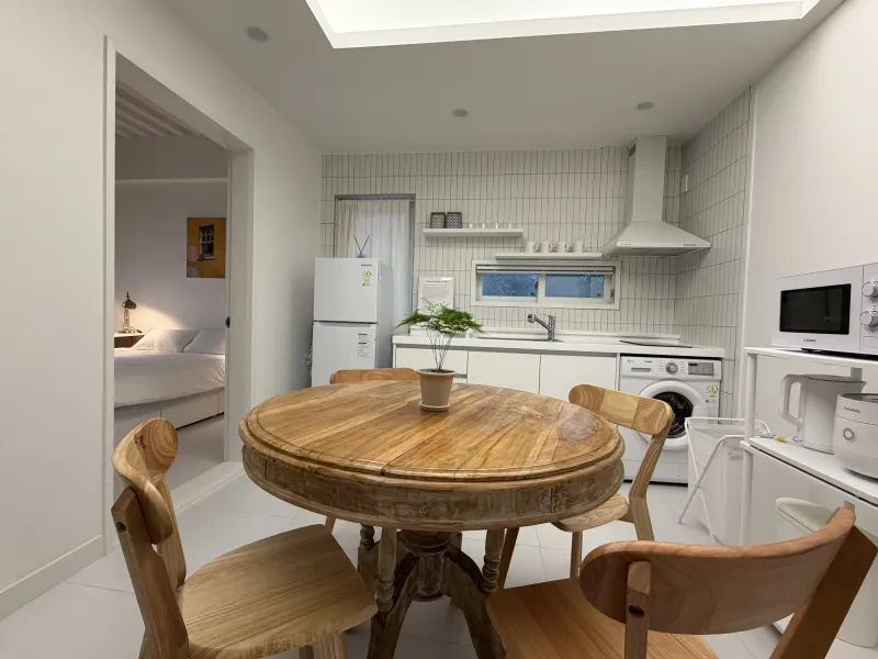 [Saekdal-dong, Seogwipo] South-facing floor-to-ceiling windows with ocean view, convenient location for travel, 2-room unit on the 3rd floor of Building A 18