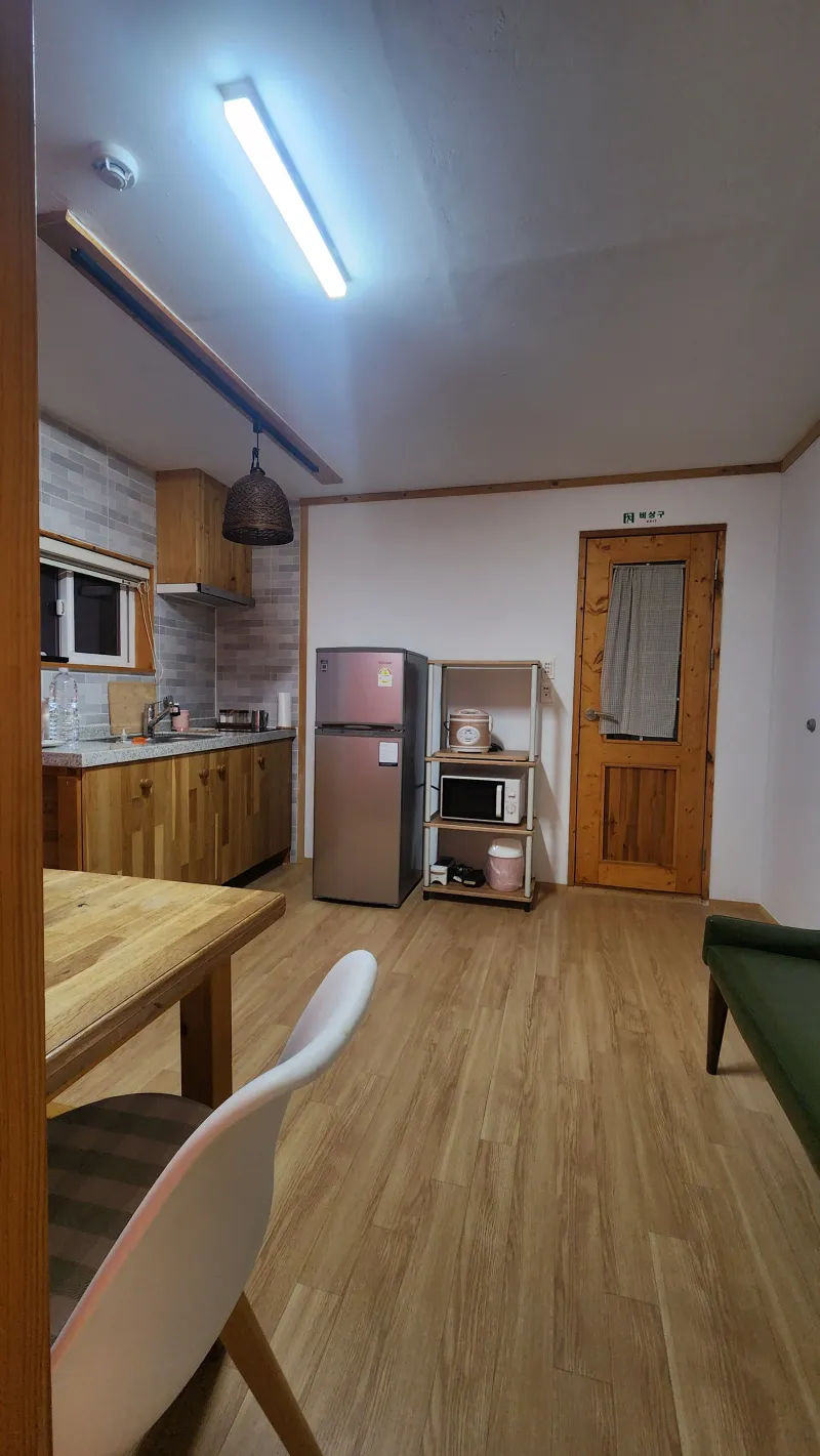 [Aewol, Jeju] Aewol Wooden House Detached (2-story) 2 Bedrooms, 2 Bathrooms, 2 Queens, 1 Single 3