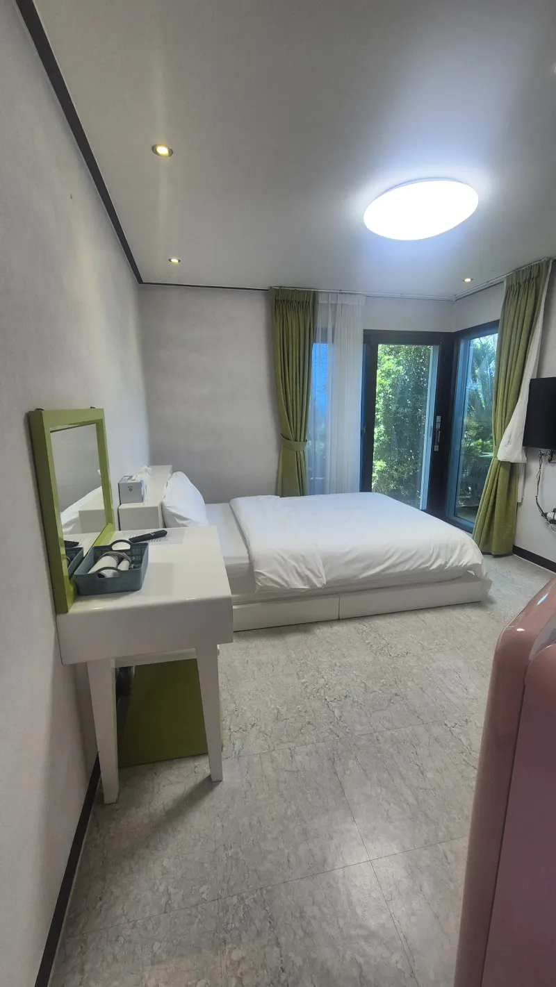 [Bomok-dong, Seogwipo] Bomok Studio #Terrace #SwimmingPool #JeongbangWaterfall #CheonjiyeonWaterfall 2