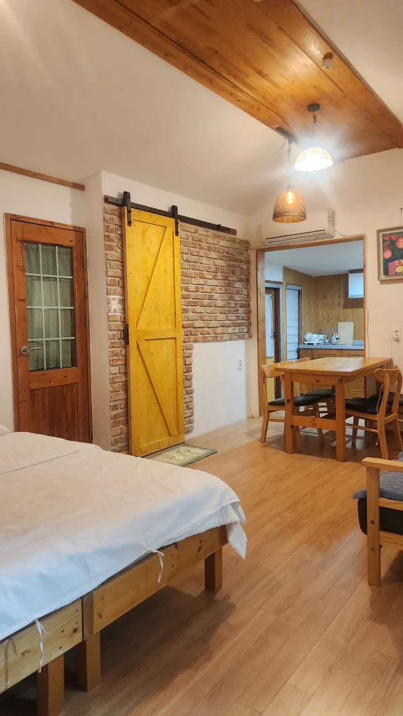 [Aewol, Jeju] Aewol Wooden House Detached (2-story) 2 Bedrooms, 2 Bathrooms, 2 Queens, 1 Single 23