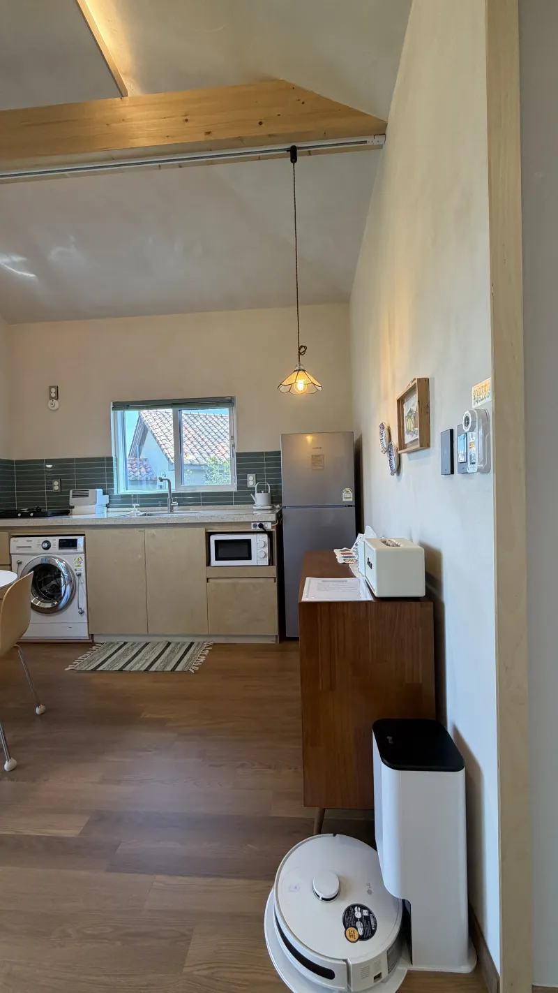 [Gujwa, Jeju] A Slow Dong_Jacuzzi Accommodation_ Stone Wall Field Wall Quiet Village View/Independent House/Breakfast 18