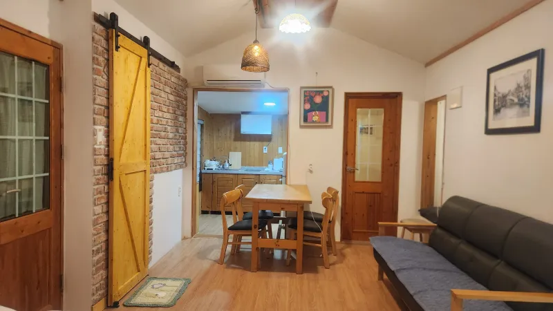[Aewol, Jeju] Aewol Wooden House Detached (2-story) 2 Bedrooms, 2 Bathrooms, 2 Queens, 1 Single 24
