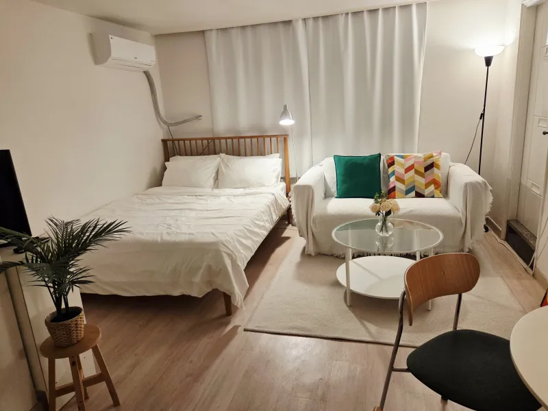 [Jongno, Seoul] 9 PM to Seoul National University Hospital / 3 minutes from Hyehwa Station / 70,000 KRW discount for move-in within 2 days / 50,000 KRW discount for move-in within 7 days / Large 3