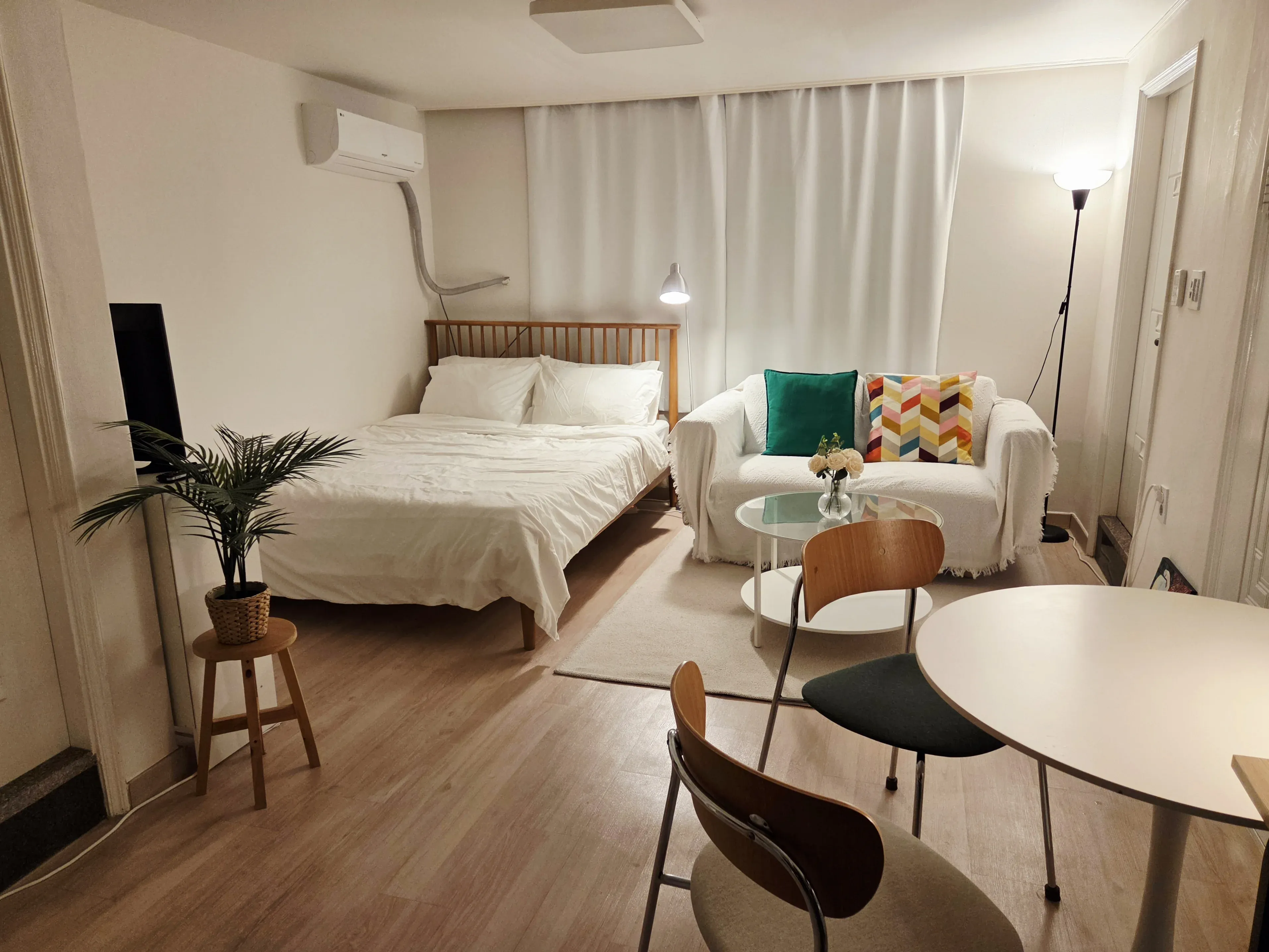 Myeongnyun 2-ga Transit-Friendly One-Bedroom House