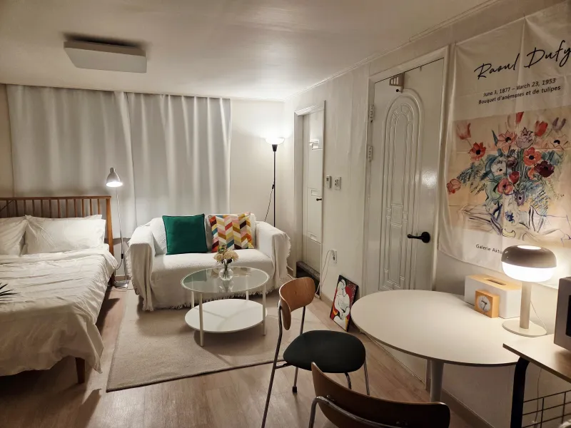 [Jongno, Seoul] 9 PM to Seoul National University Hospital / 3 minutes from Hyehwa Station / 70,000 KRW discount for move-in within 2 days / 50,000 KRW discount for move-in within 7 days / Large 2
