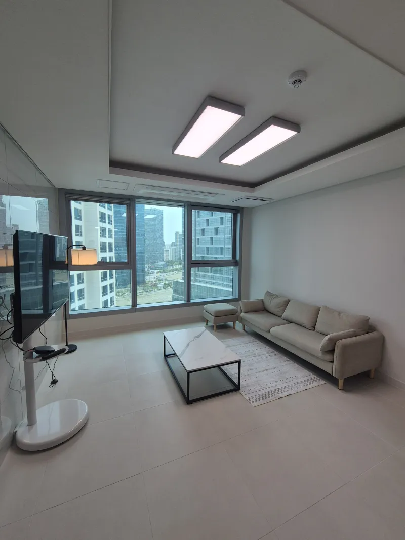 [Yeonsu, Incheon] Songdo Arc Bay Apartel 8