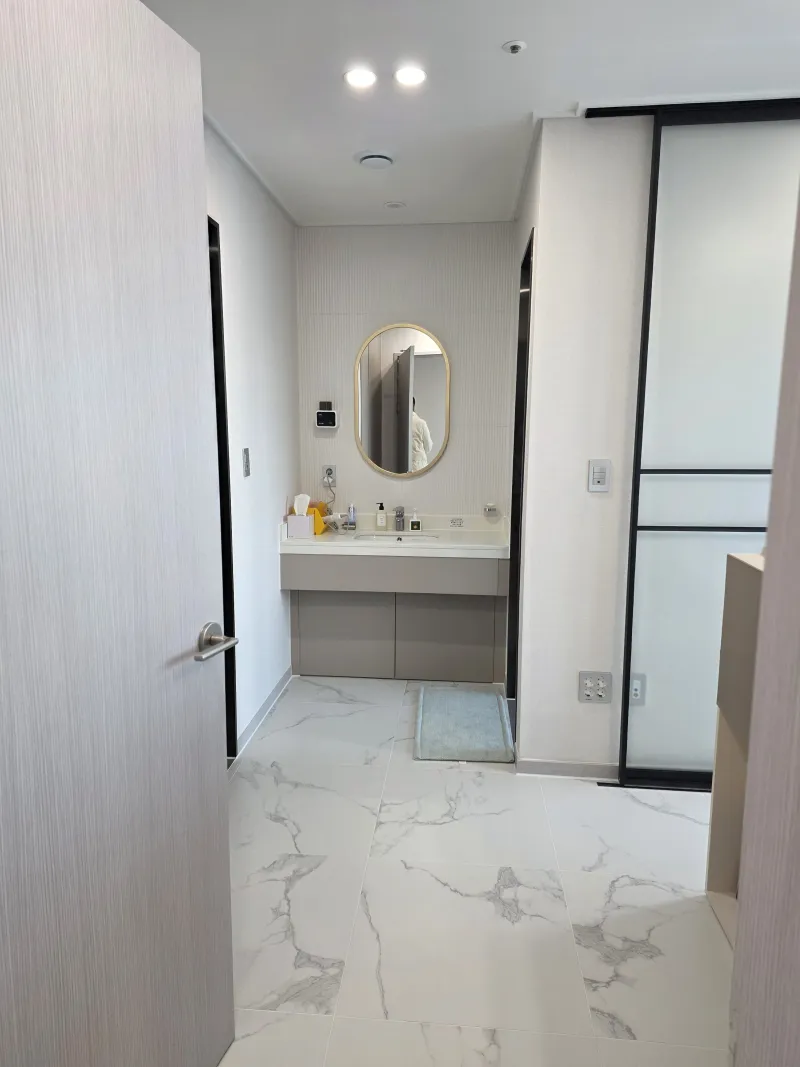 [Goseong][Goseong-gun, Gangwon-do] Workcation & Month-long Stay / 12th-floor Ocean View Stylish Accommodation 2