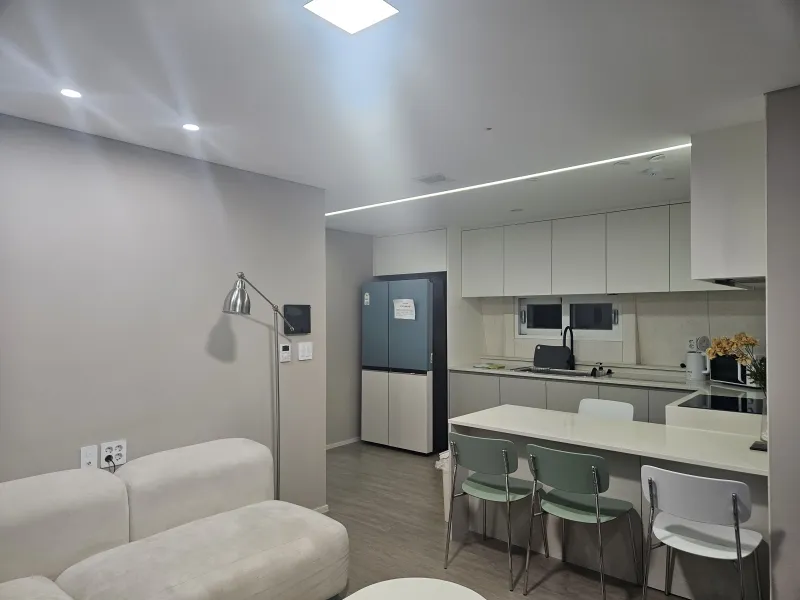 [Dongjak, Seoul] 10 minutes from Sindaebang Samgeori Station 9
