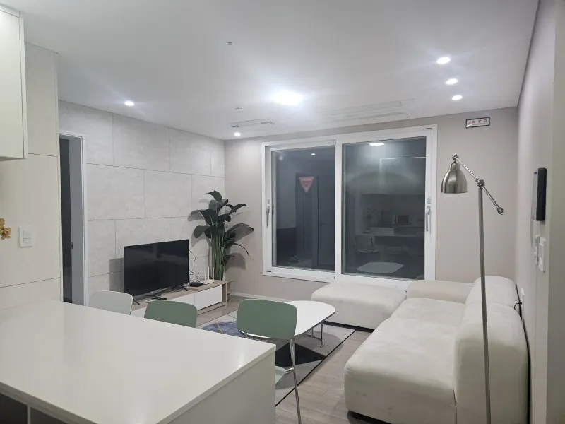 [Dongjak, Seoul] 10 minutes from Sindaebang Samgeori Station 10
