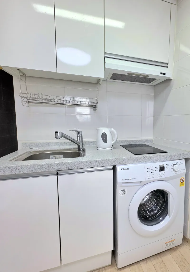 [Jongno, Seoul] 5 minutes from Hyehwa Station, 8 minutes from Seoul National University Hospital / Fully remodeled, best natural light, amazing view 9