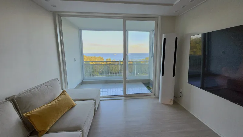 [Donghae] Ocean view apartment, 10-minute walk to the beach. Sunrise view from the living room. 9