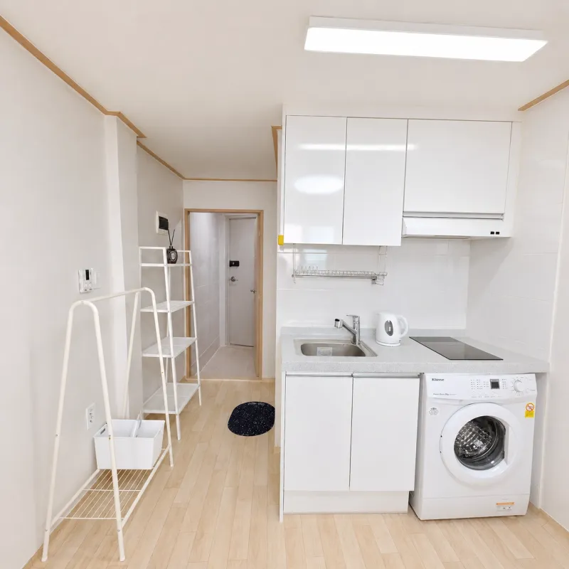 [Jongno, Seoul] 5 minutes from Hyehwa Station, 8 minutes from Seoul National University Hospital / Fully remodeled, best natural light, amazing view 2