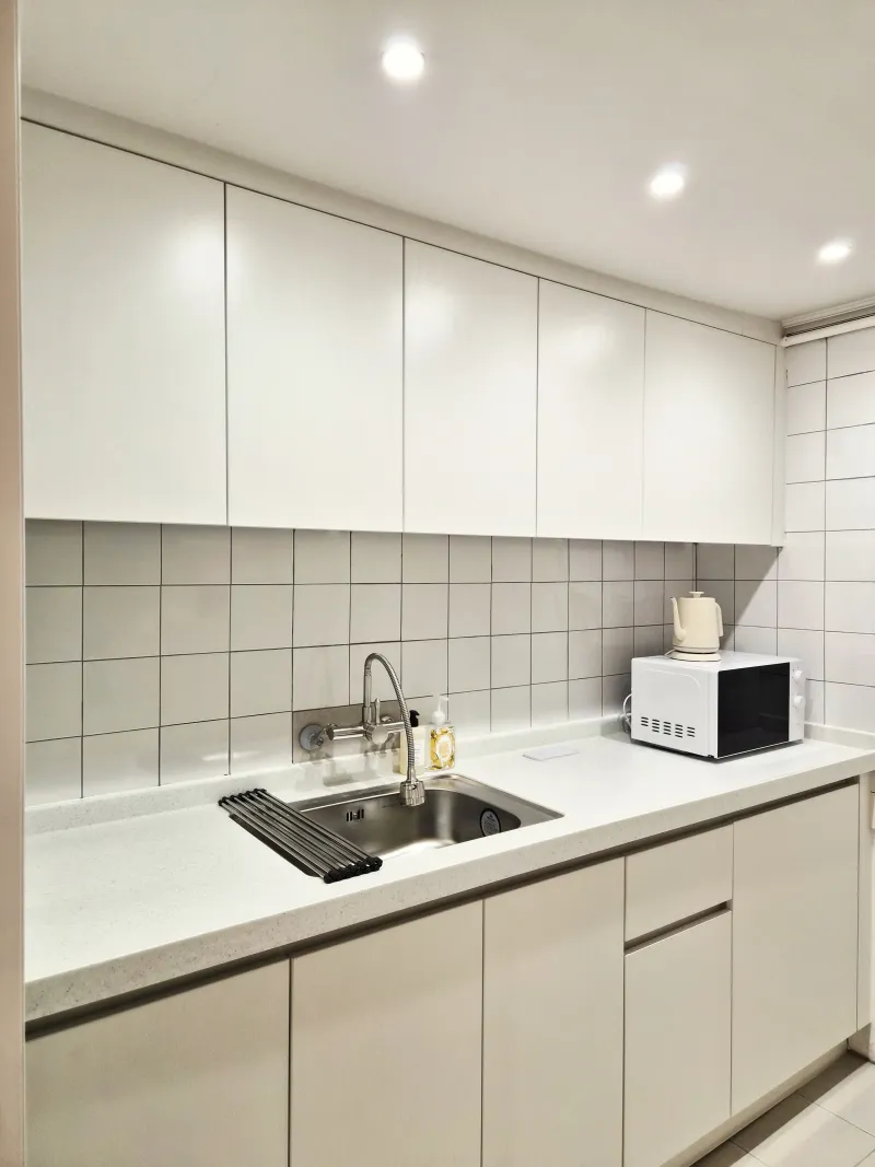 [Gangnam, Seoul] Studio apartment 7 minutes from Sinsa Station 9