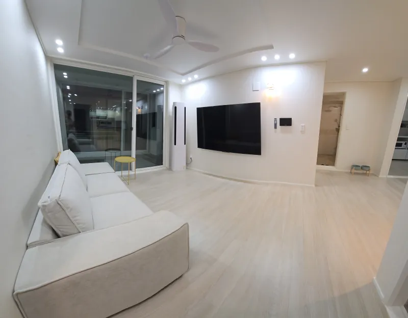 [Donghae] Ocean view apartment, 10-minute walk to the beach. Sunrise view from the living room. 10
