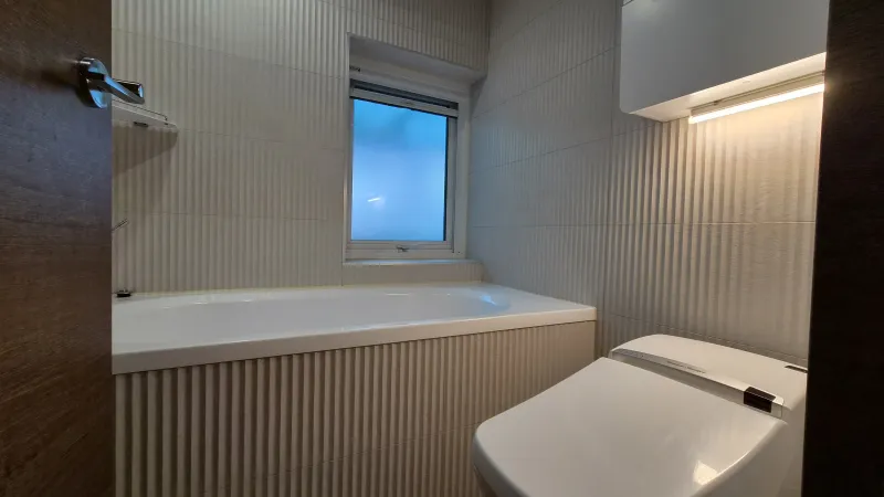 [Hallim, Jeju] A country stone house with a pretty yard and rafters 9