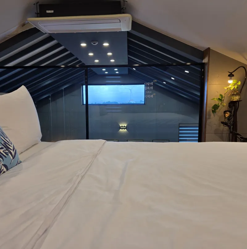 [Hangyeong, Jeju] Duplex Pool Villa 5-Minute Drive from Hyeopjae Beach 3