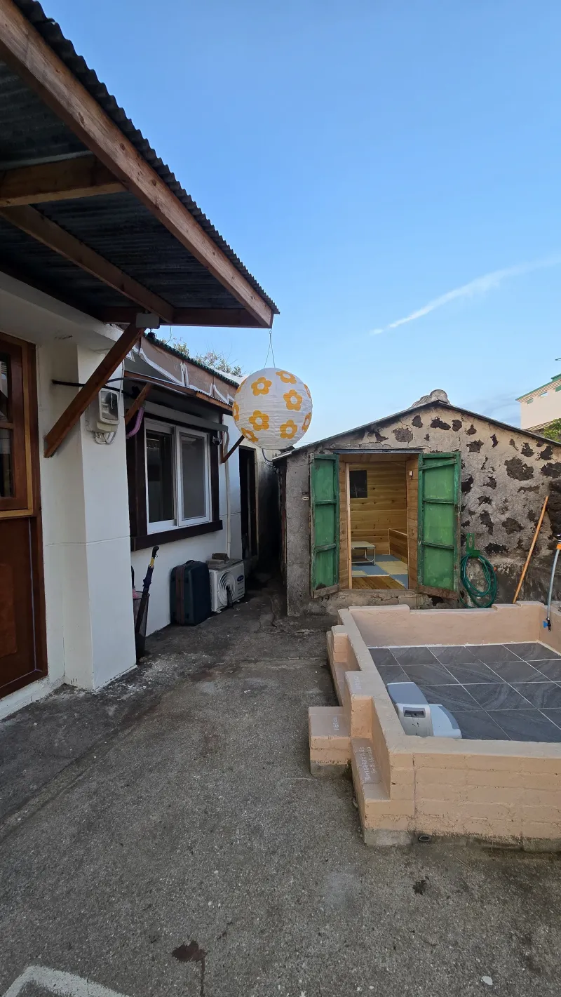 [Gujwa, Jeju] Jeju Neugeujip, Private Conan Beach, Old House Detached, Exclusive Use 60