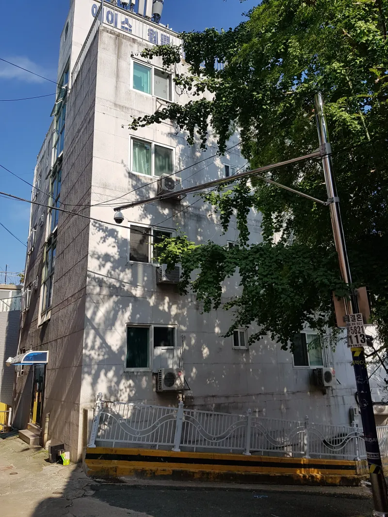 [Suyeong, Busan] Ace 3rd floor, 3rd unit, one-room apartment, 4 minutes from Baesan Station 22