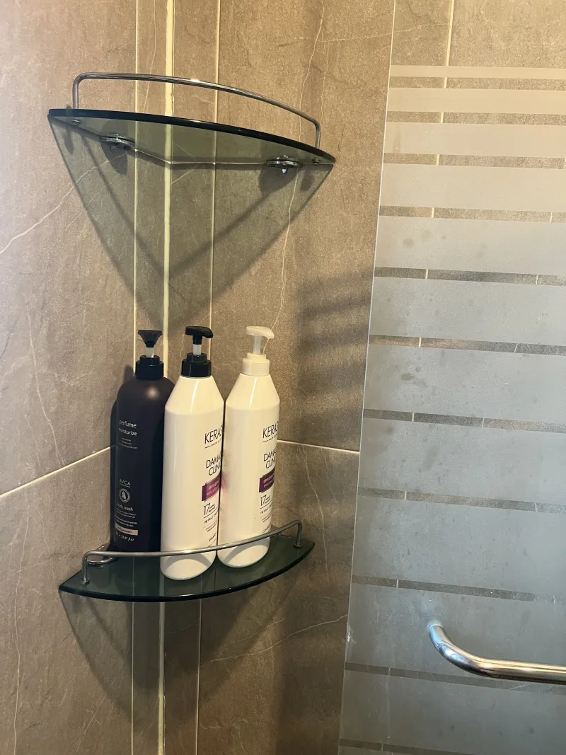 [Guro, Seoul] Room 701. 5 mins from Oryu-dong Station. Spacious 3-bedroom. 2 bathrooms. Max. 8 guests. 6 beds 16