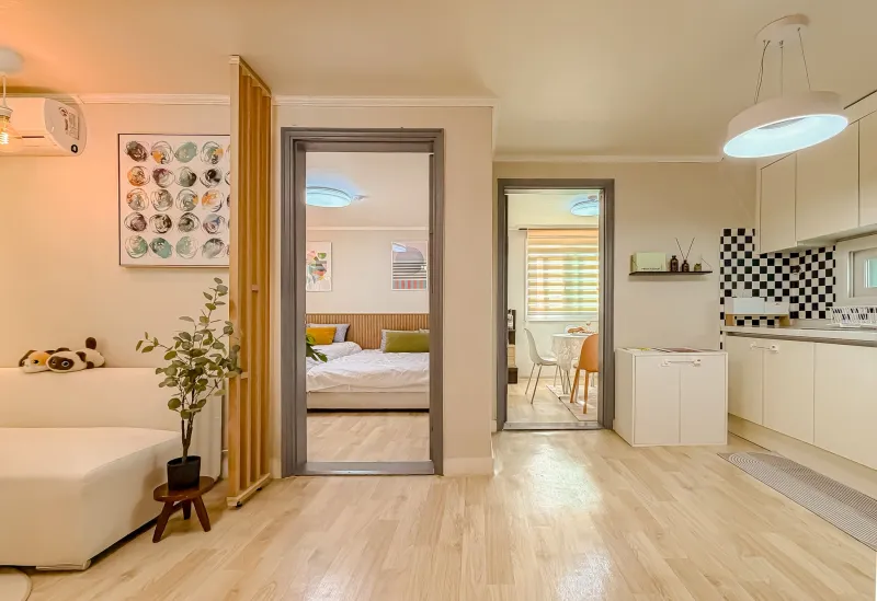 [Mapo, Seoul] 1-minute walk from Gwangheungchang Station, 10 minutes to Hongdae, Hapjeong, and Mangwon, 3 minutes to Itaewon and Yeouido 36
