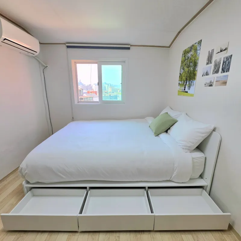 [Jongno, Seoul] 5 minutes from Hyehwa Station, 10 minutes from Seoul National University Hospital / Fully remodeled 8