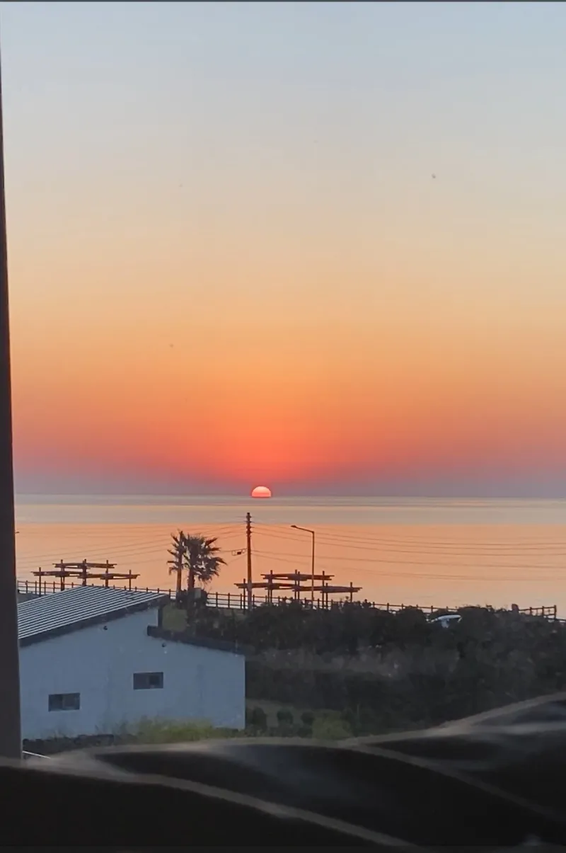 [Seongsan, Seogwipo] Newly built in 2026, a house with a view of the sunrise, dolphins, and horizon 56