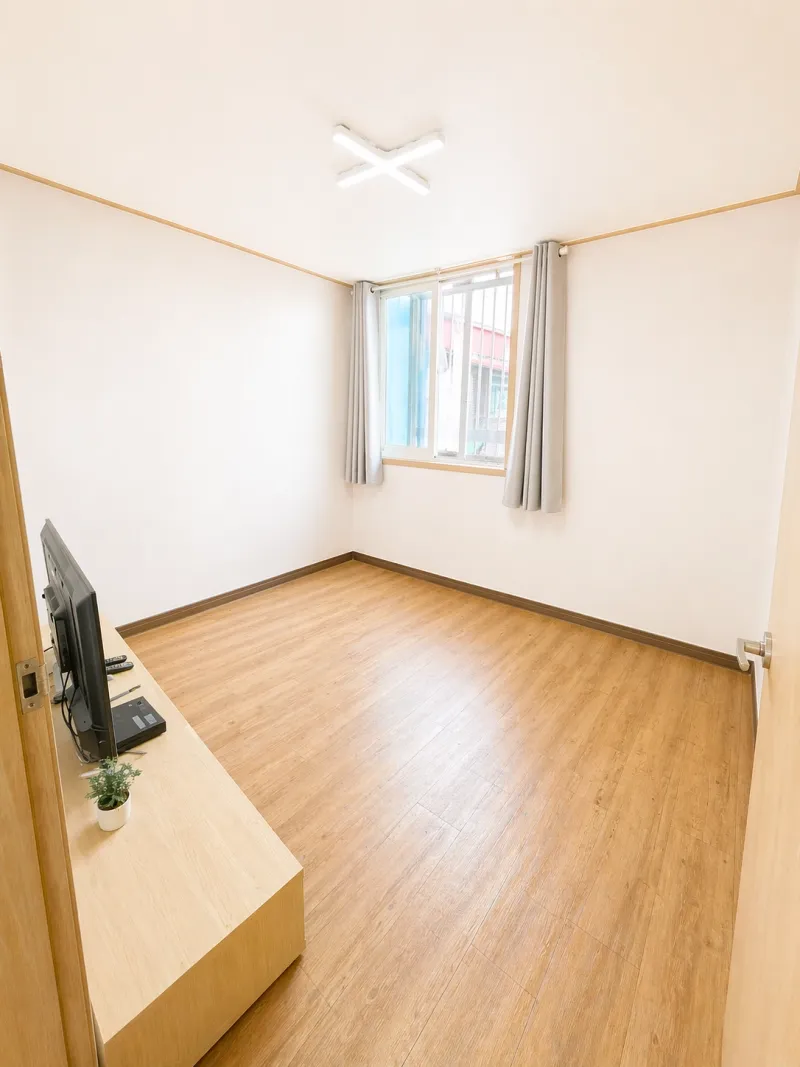 [Pohang] 1 [Pohang, Gyeongbuk] Large 1.5-room fully furnished, accommodating multiple people, Yeongildae 2