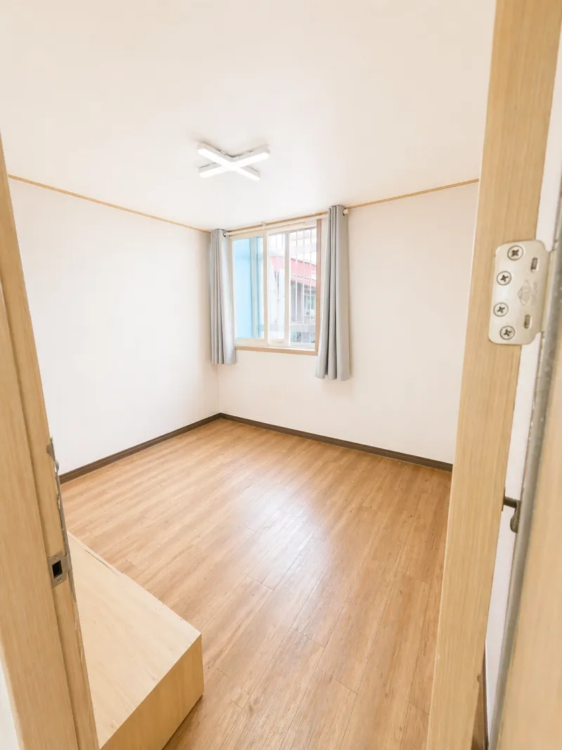 [Pohang] 1 [Pohang, Gyeongbuk] Large 1.5-room fully furnished, accommodating multiple people, Yeongildae 11
