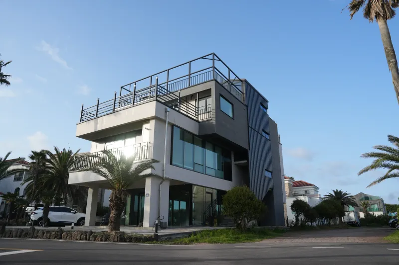 [Seongsan, Seogwipo] Newly built in 2026, a house with a view of the sunrise, dolphins, and horizon 36
