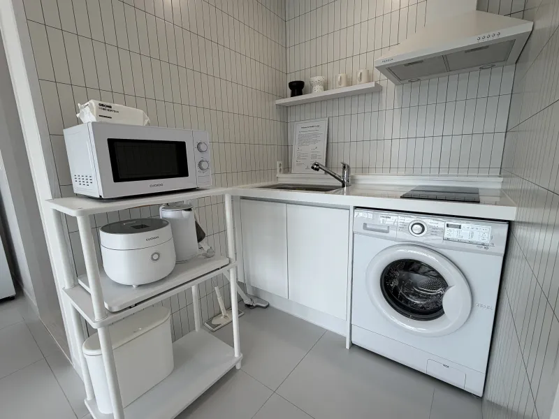 [Saekdal-dong, Seogwipo] South-facing floor-to-ceiling windows with ocean view, fenced dog playground, Building B, 3rd floor studio 12